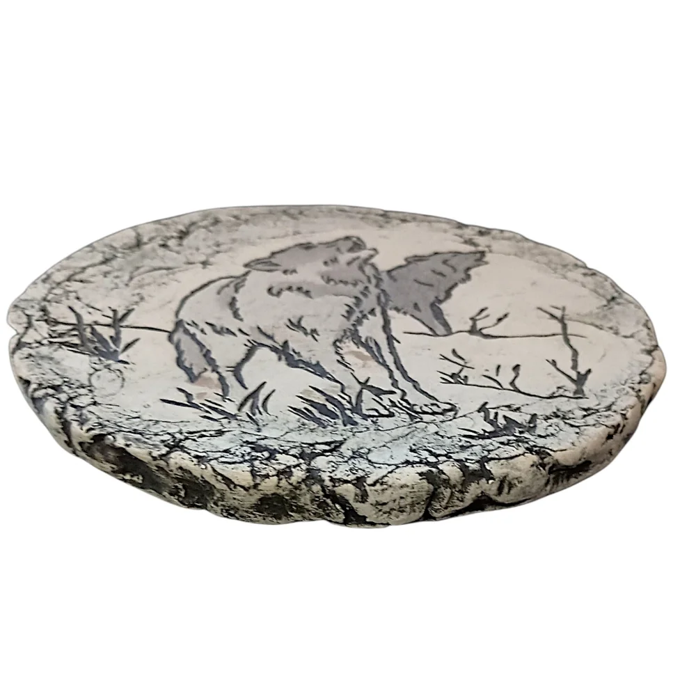 Shapes of Clay Wolf Howling Plaque Decor Round Hand Painted Mt St Helens Ash Vtg